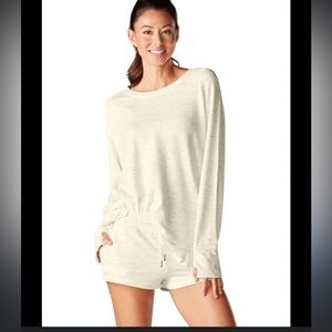 Tavi Brushed Tec Knit
Sweatshirt cream xs nwot casual active yoga $110 winter